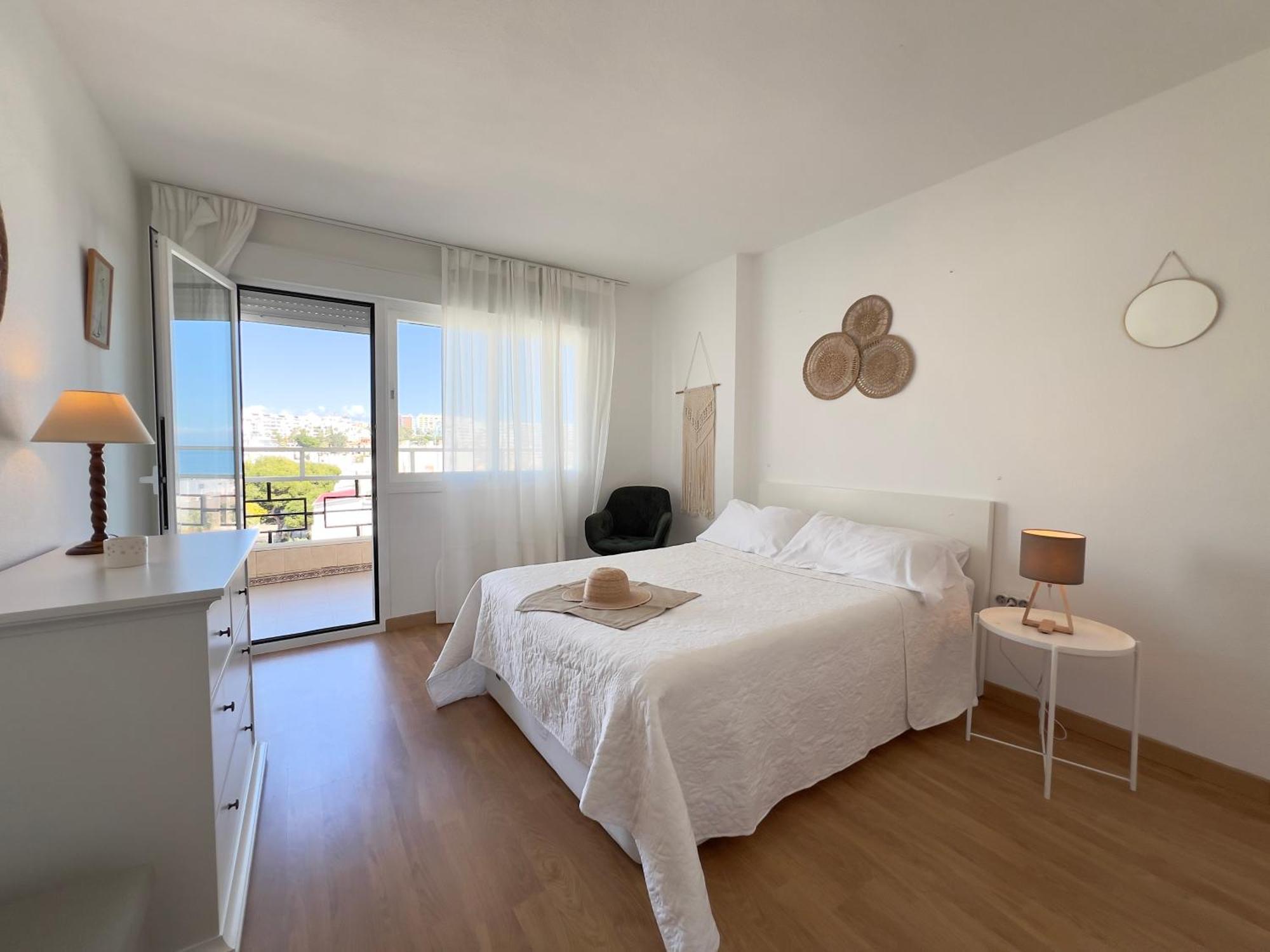 En Carihuela Con Vistas Y Plaza De Garaje, Nucleo Cristal Apartment Торемолинос Екстериор снимка