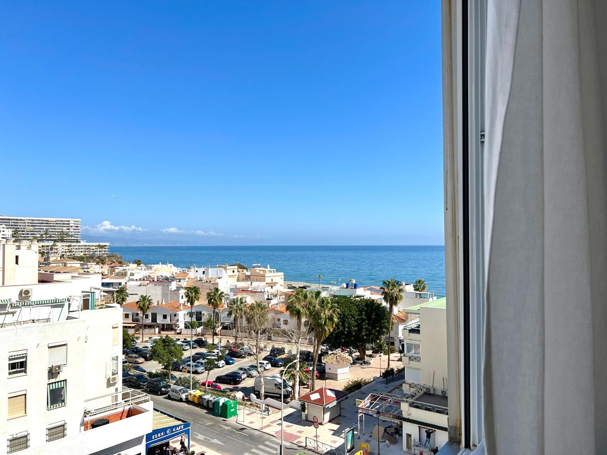 En Carihuela Con Vistas Y Plaza De Garaje, Nucleo Cristal Apartment Торемолинос Екстериор снимка