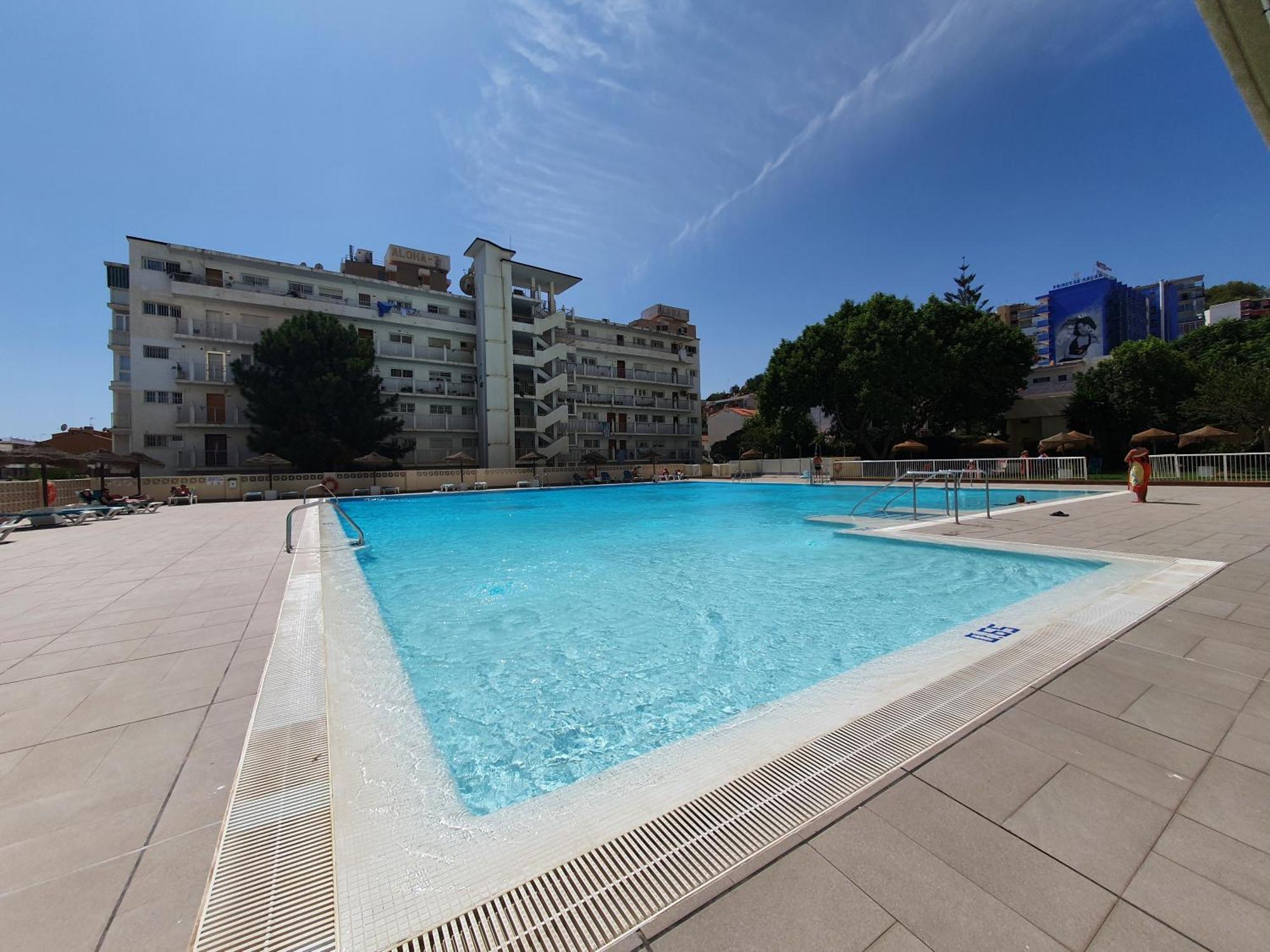 En Carihuela Con Vistas Y Plaza De Garaje, Nucleo Cristal Apartment Торемолинос Екстериор снимка